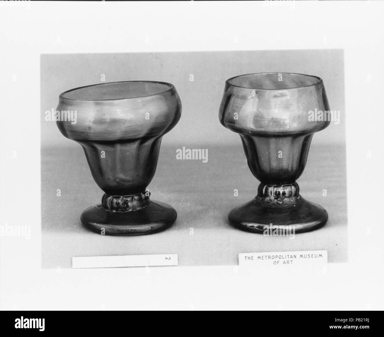 Saltcellar. Cultura: americano o britannico. Dimensioni: H. 2 7/8 in. (7.3 cm); Diam. 2 3/4 in. (7 cm). Data: 1780-1825. Museo: Metropolitan Museum of Art di New York, Stati Uniti d'America. Foto Stock