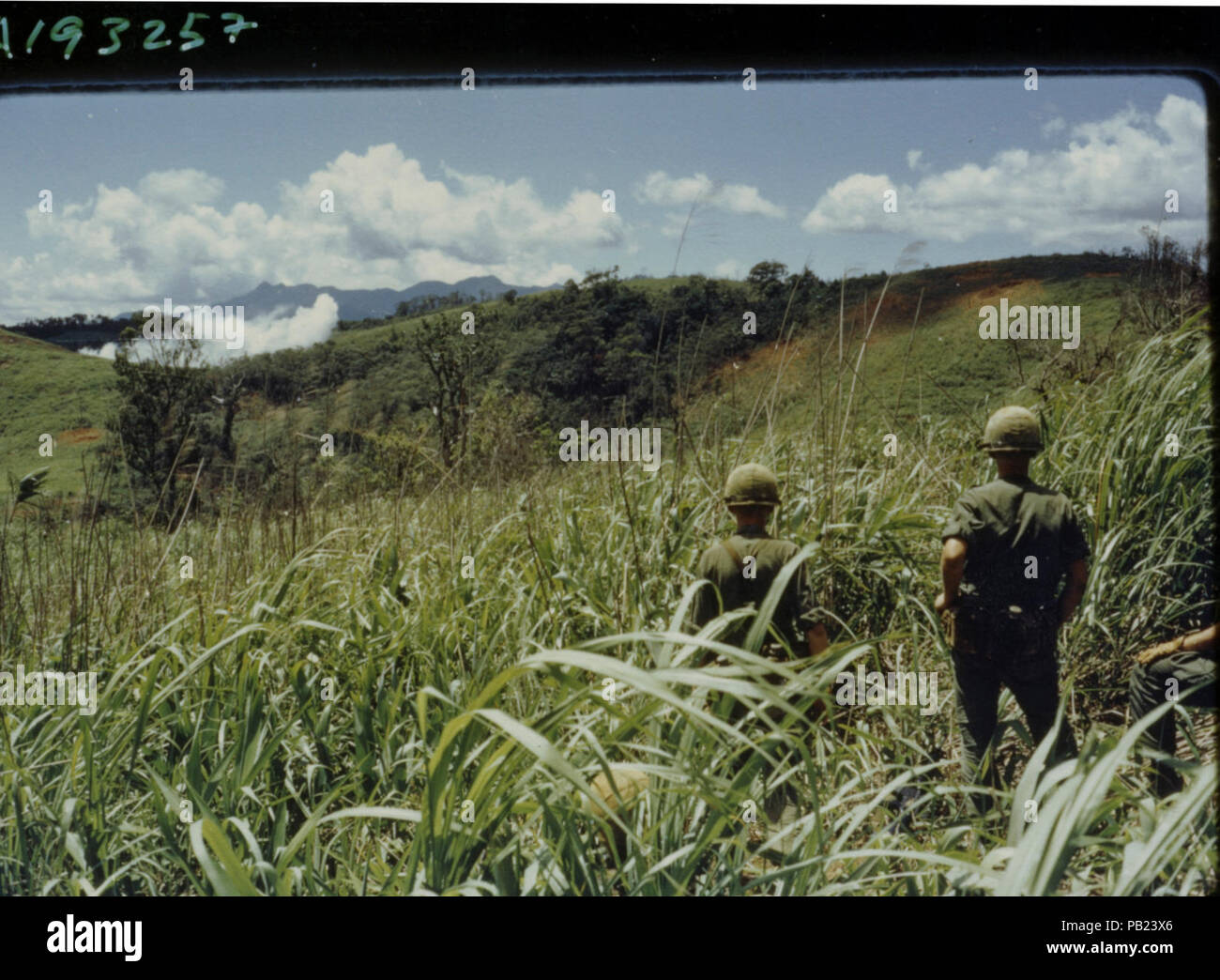 Un193257. Stati Uniti Marines in azione. Vintage in bianco e nero Foto Stock