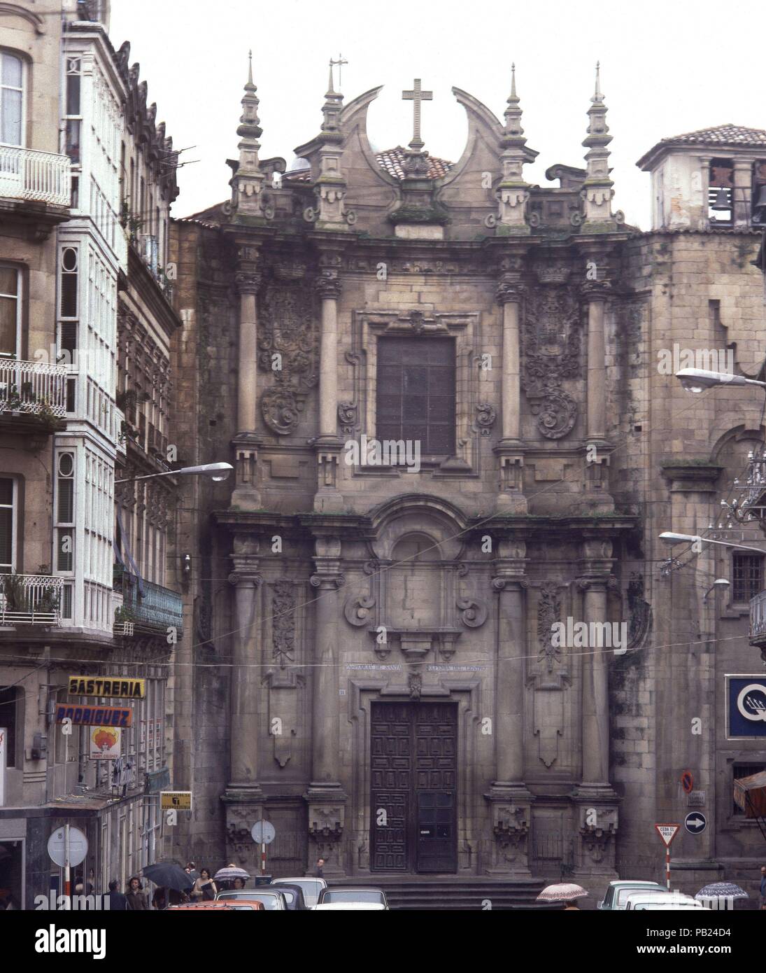 FACHADA PRINCIPALI DE LA IGLESIA DE SANTA EUFEMIA - 1756 - BARROCO GALLEGO - ANTIGUO Colegio de La Compañía de Jesus. Autore: Fray Placido Iglesias (XVIII sec.). Posizione: Iglesia de Santa Eufemia DEL CENTRO DI orense, Spagna. Foto Stock