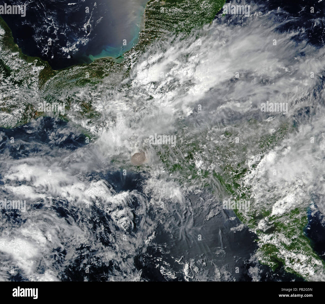 La NASA immagine satellitare di Volcan de Fuego eruzione vulcanica, Guatemala, America centrale, 3 giugno 2018 Foto Stock