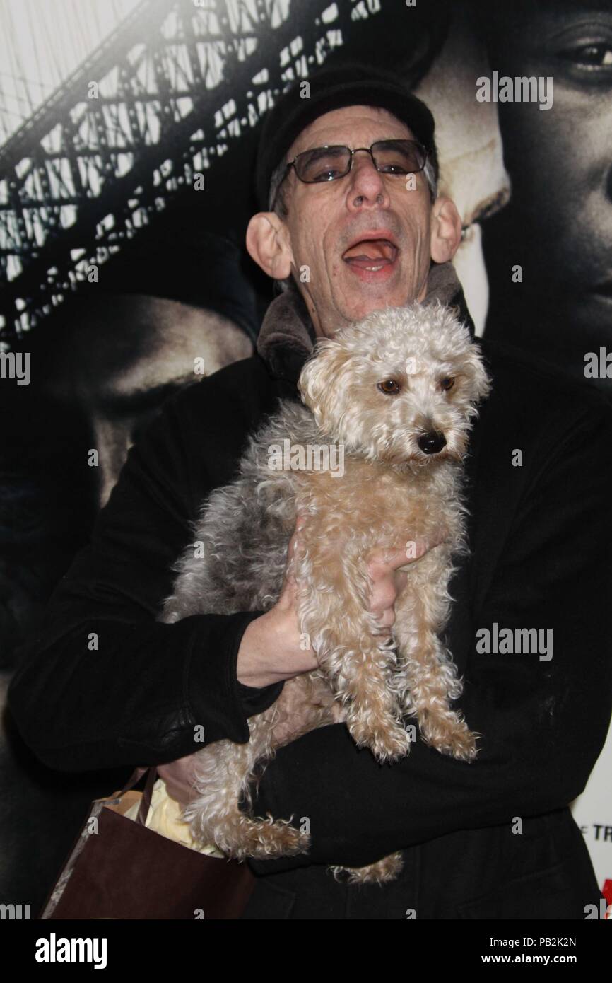 RICHARD BELZER Premiere di ''Brooklyn's Finest'' a AMC Loew's Lincoln Square Theatre 3-2-10 foto da John Barrett/PHOTOlink.net Foto Stock