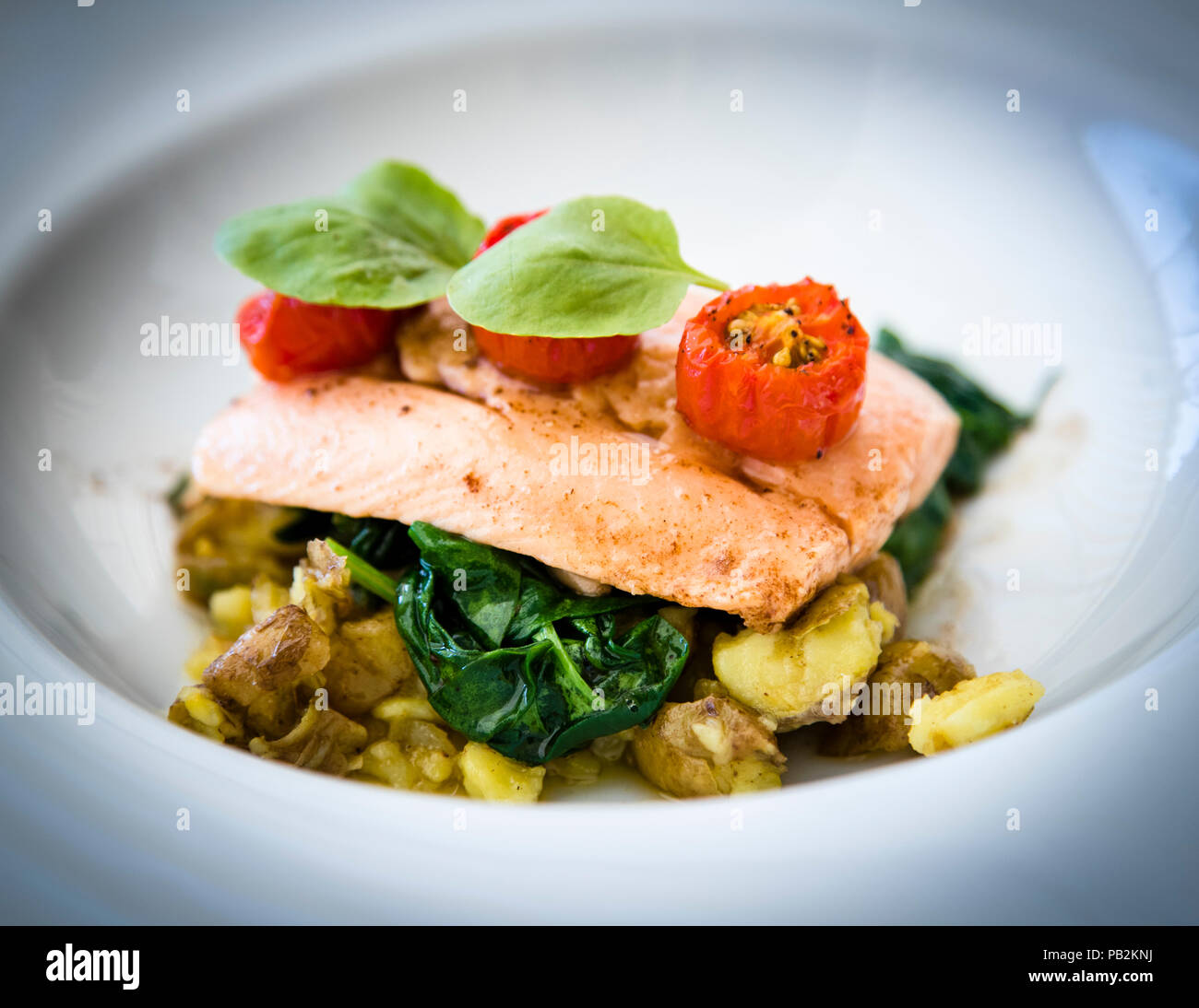 Un piatto di pranzo viene servito all'Hotel Lenkerhof a Lenk, Svizzera. Foto Stock