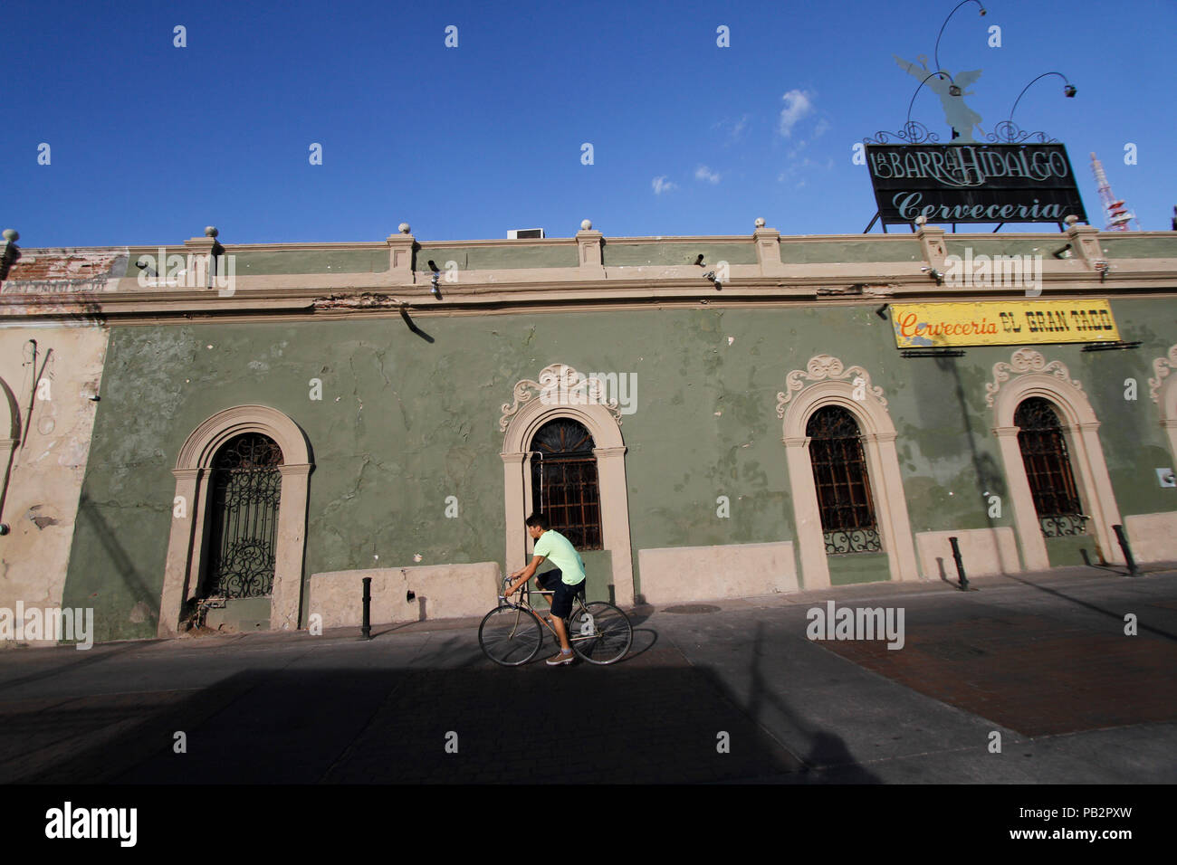 Barra Hidalgo. Bar. Cantina messicano chiamato prima Gran Taco. Si tratta di un vecchio edificio nel centro di Hermosillo. INHA. Istituto Nazionale di Antropologia Foto Stock