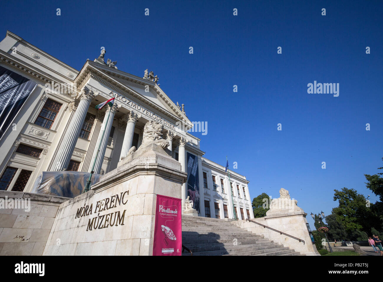 SZEGED, UNGHERIA - luglio 2, 2017: edificio principale di Mora Ferenc Museum in fine di pomeriggio. È il principale museo a Szeged; nei campi dell'arco Foto Stock