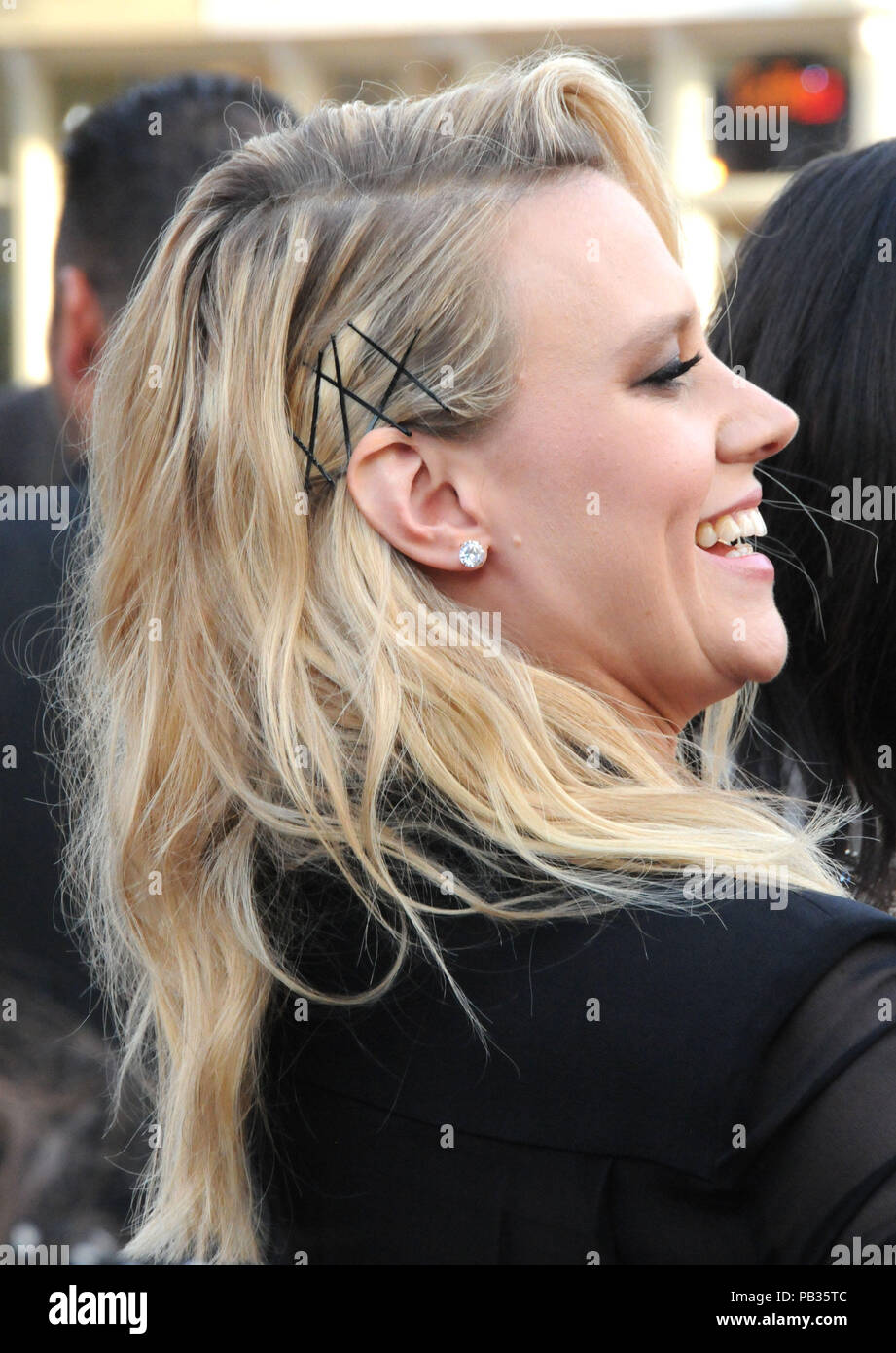 LOS ANGELES, CA - 25 Luglio: attrice Kate McKinnon assiste la Premiere mondiale di Lionsgate's" "La spia che mi dumping' sulla luglio 25, 2018 a Fox Village Theatre di Los Angeles, California. Foto di Barry re/Alamy Live News Foto Stock