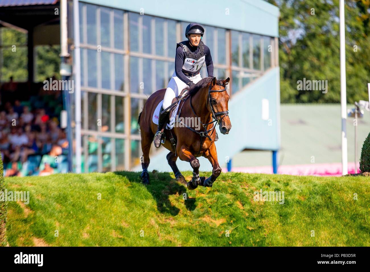 Hickstead, Sussex, Regno Unito. Il 26 luglio 2018. 3 ° posto. Elizabeth potenza Doonaveeragh equitazione o uno. IRL. La MS Eventers Amlin Challenge. Longines FEI Jumping Nations Cup di Gran Bretagna presso la BHS Royal International Horse Show. Tutti Inghilterra Jumping corso. Hickstead. La Gran Bretagna. 26/07/2018. Credito: Sport In immagini/Alamy Live News Foto Stock