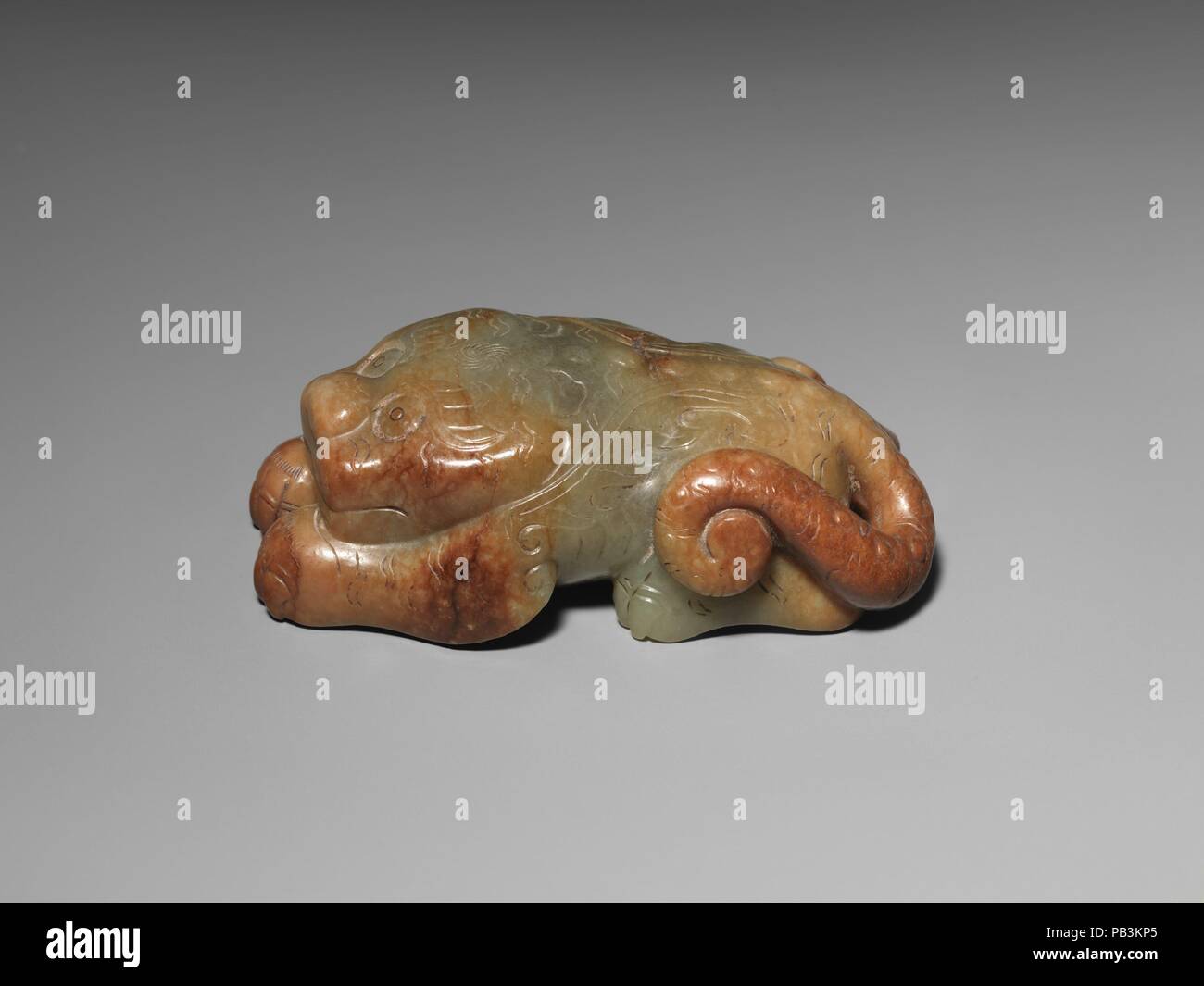 Cane in posizione supina. Cultura: la Cina. Dimensioni: L. 3 9/16 in. (9 cm); W. 1 15/16 in. (5 cm). Museo: Metropolitan Museum of Art di New York, Stati Uniti d'America. Foto Stock