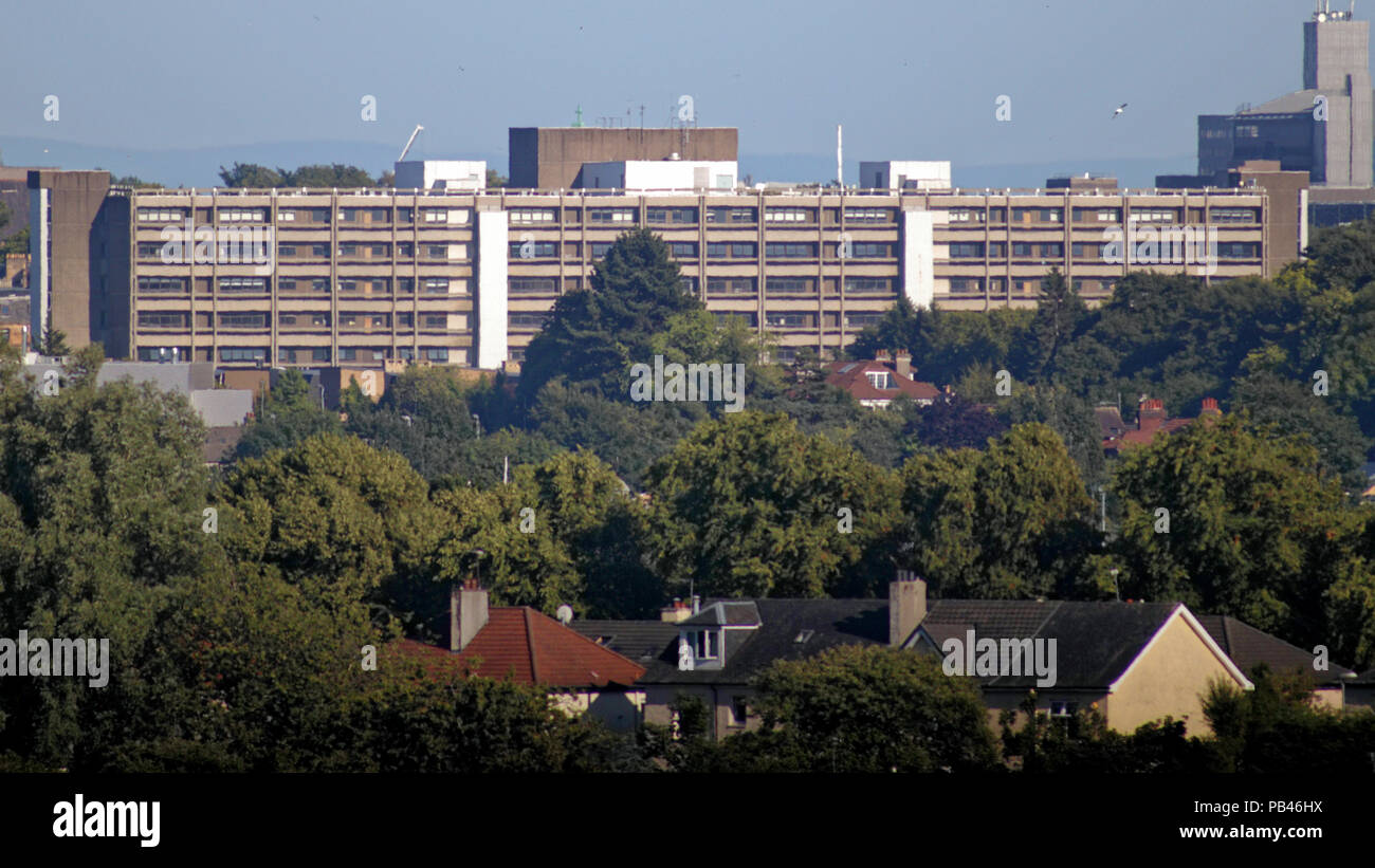Il Gartnavel General Hospital visto dal verde del west end della città Foto Stock