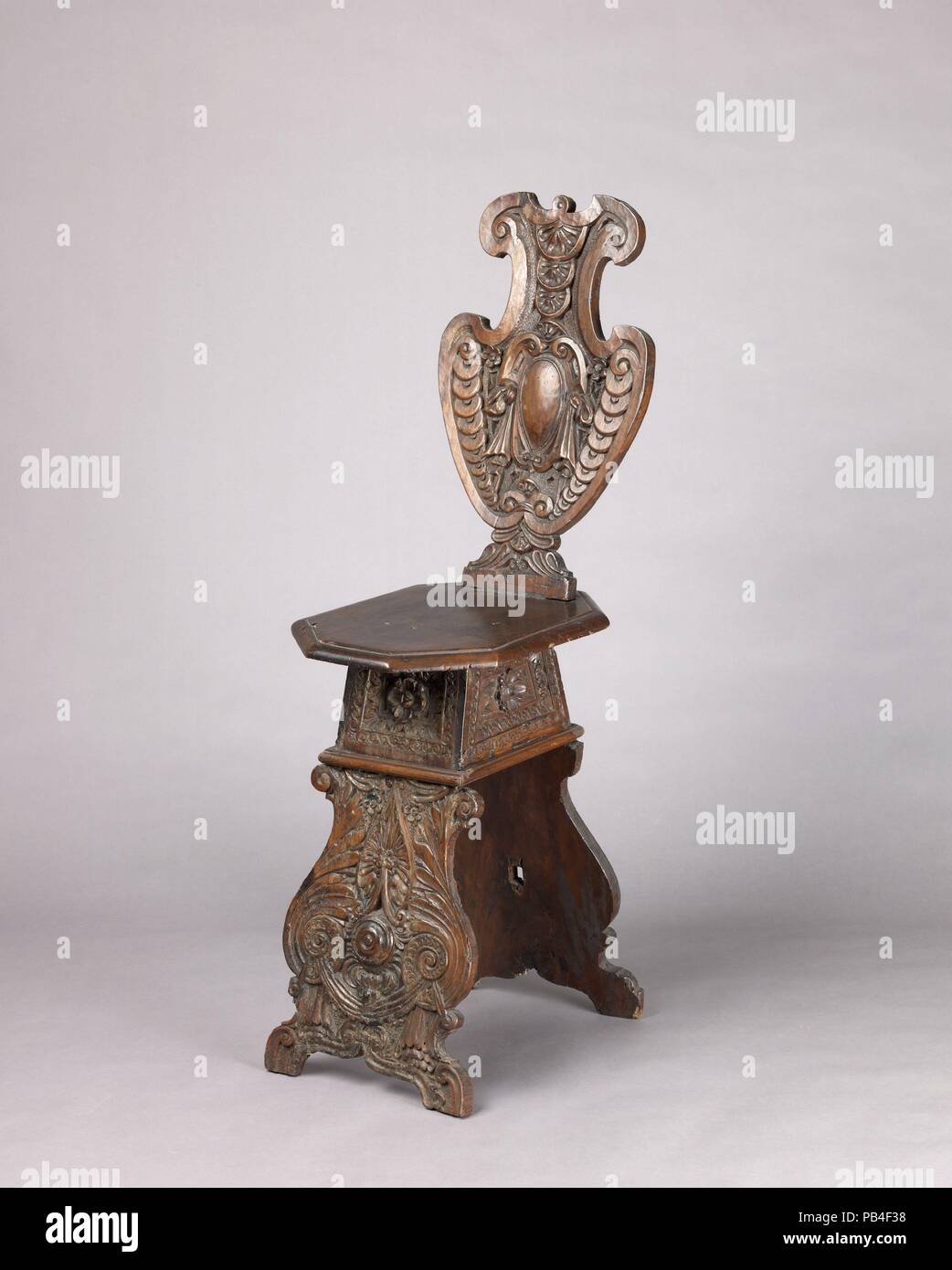 Sedia laterale (sgabello una dorsale). La cultura italiana, Roma o Firenze (?). Dimensioni: H. 100,3 cm, W. 3.8 cm, D. 42 cm. Data: tardo XVI secolo. Museo: Metropolitan Museum of Art di New York, Stati Uniti d'America. Foto Stock