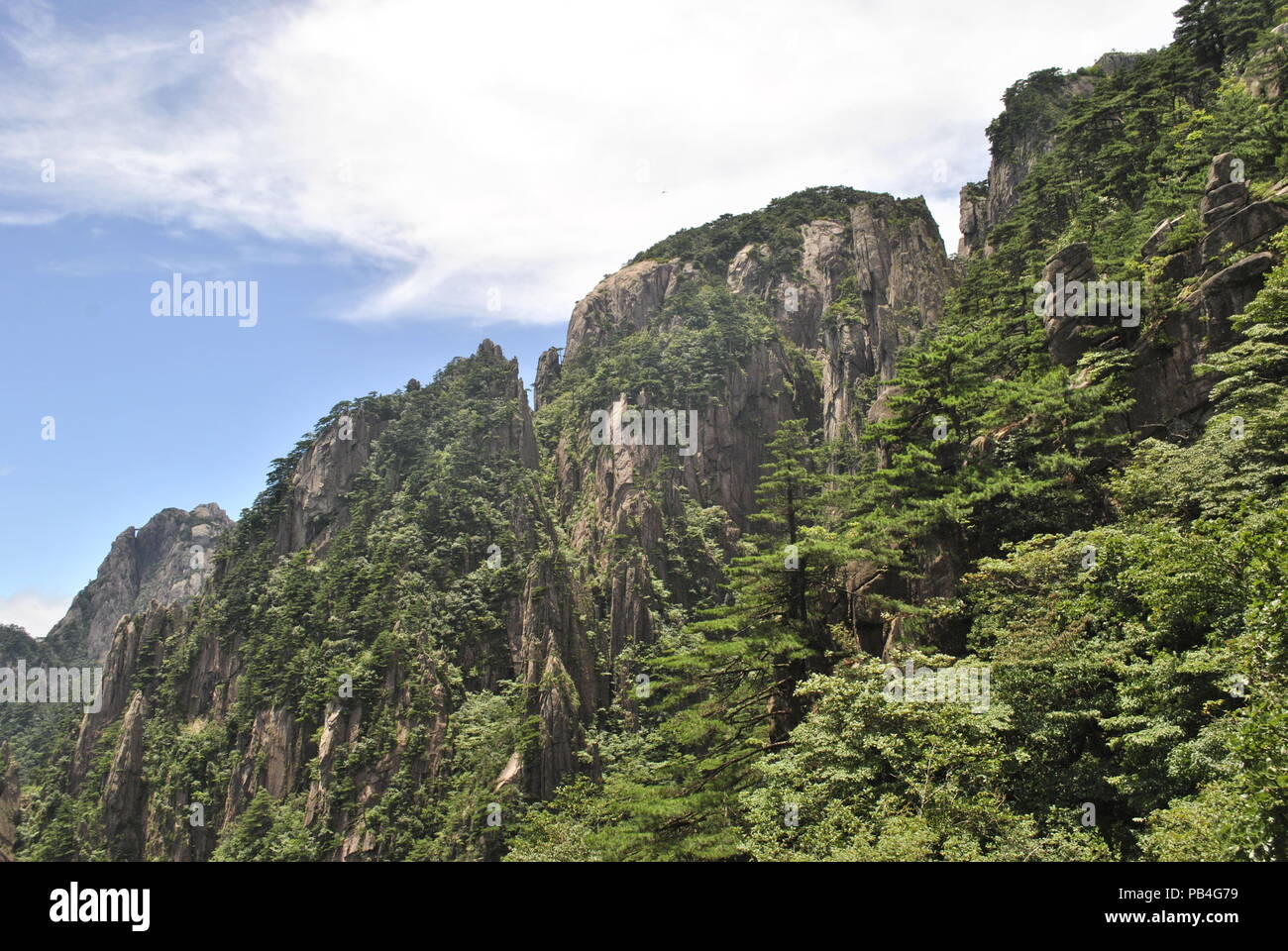 Il Giallo in montagna di Anhui, Cina fotografato nel luglio 2018 con una Canon 6D. Foto Stock