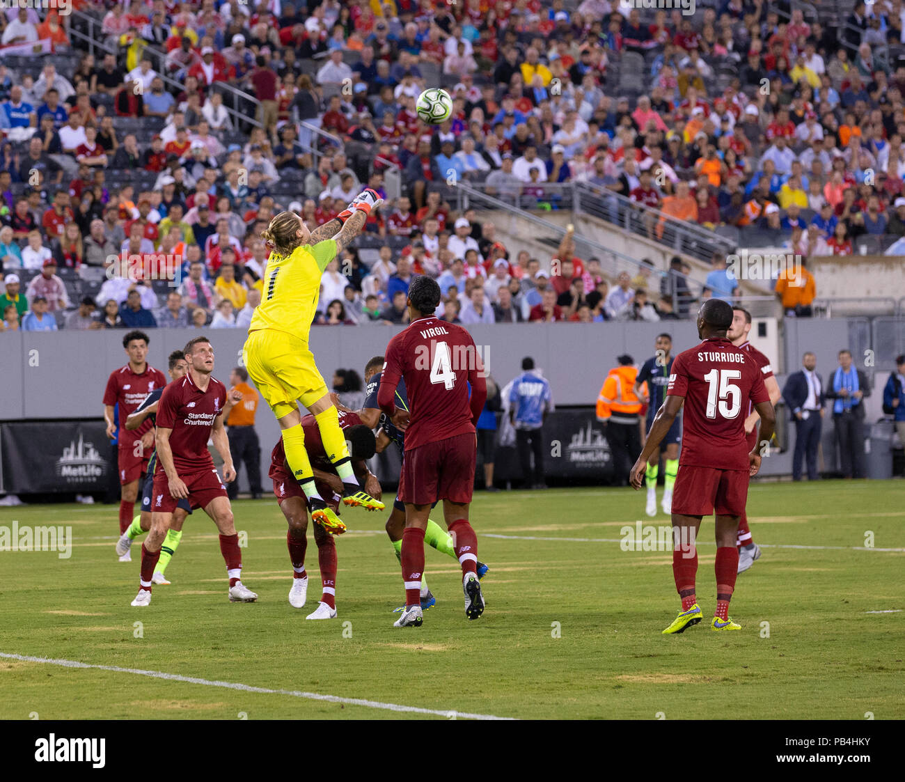 East Rutherford, Stati Uniti. Xxv Luglio, 2018. Il portiere Loris Karius (1) di Liverpool FC salva ICC durante la partita contro il Manchester City a MetLife stadium Liverpool ha vinto 2 - 1 Credito: Lev Radin/Pacific Press/Alamy Live News Foto Stock