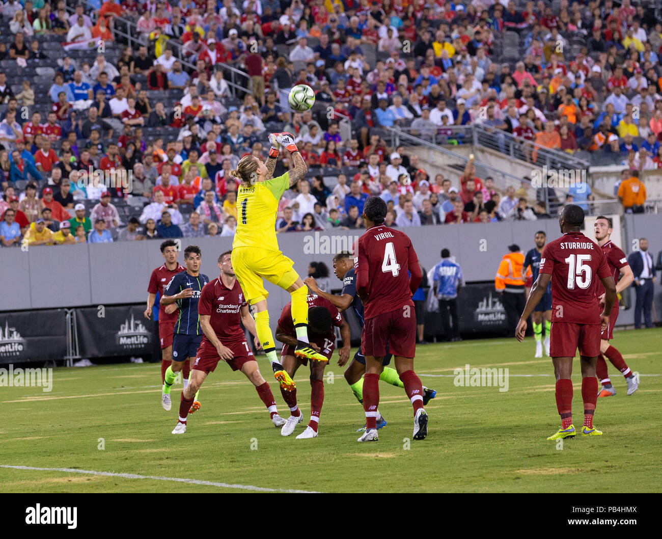 East Rutherford, Stati Uniti. Xxv Luglio, 2018. Il portiere Loris Karius (1) di Liverpool FC salva ICC durante la partita contro il Manchester City a MetLife stadium Liverpool ha vinto 2 - 1 Credito: Lev Radin/Pacific Press/Alamy Live News Foto Stock