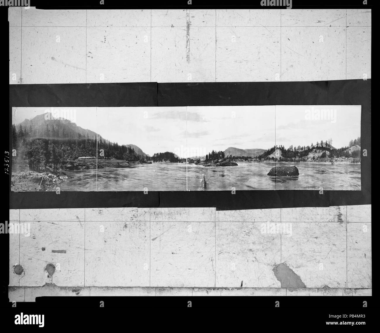 1043 medio Cascades, Columbia River LCCN2007662709 Foto Stock