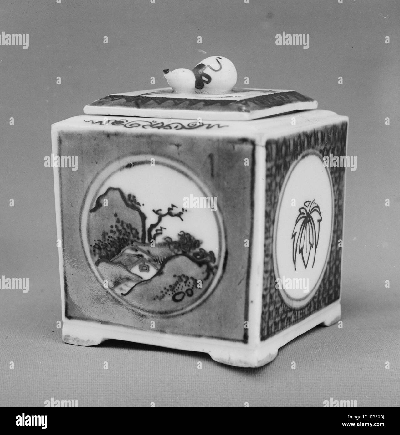 Bruciatore di incenso. Cultura: il Giappone. Dimensioni: H. 2 3/4 in. (7 cm). Data: 1750. Museo: Metropolitan Museum of Art di New York, Stati Uniti d'America. Foto Stock