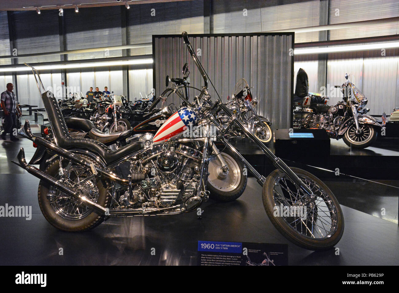 Una riproduzione della mitica linea Easy Rider tritatutto sul display in Harley Davidson Motorcycle Museum di Milwaukee. Foto Stock