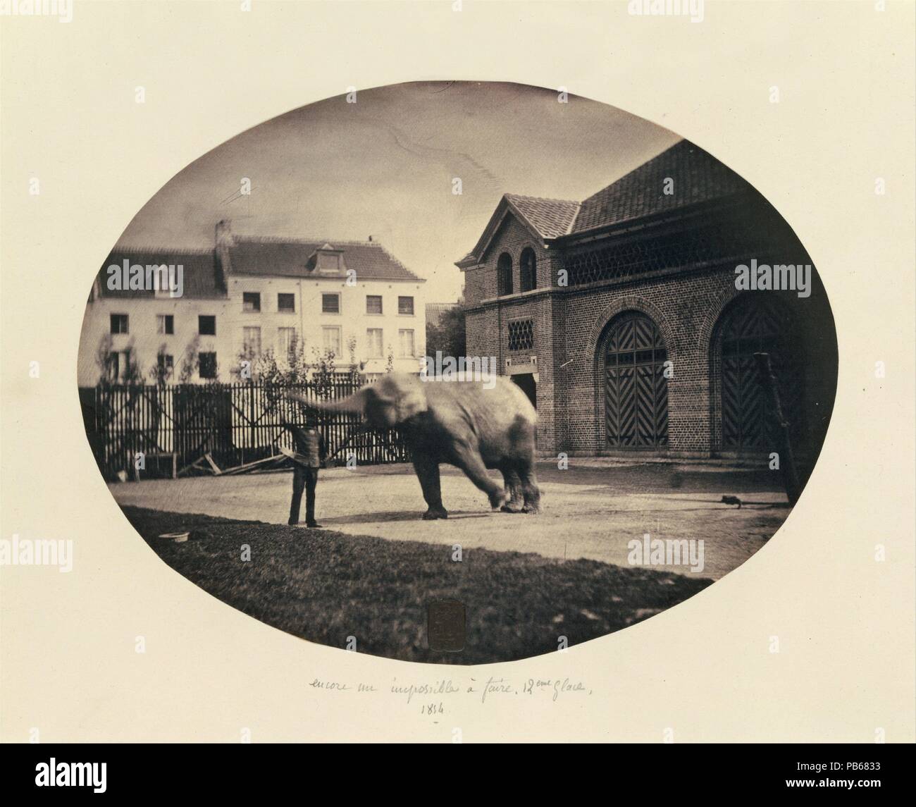 Un altro compito impossibile. Artista: Louis-Pierre-Théophile Dubois de Nehaut (francese, attivo in Belgio, 1799-1872). Dimensioni: Immagine: 16,3 x 21,2 cm (6 7/16 x 8 3/8 in.) foglio: 13 3/8 × 18 1/8 in. (34 × 46 cm). Data: 1854. Chevalier Dubois de Nehaut rappresenta un tipo di fotografo dilettante di 1850s il cui lavoro esemplifica alcuni dei più suggestivi tecnico ed estetico i progressi raggiunti dal mezzo nel suo secondo decennio. Un giudice della Corte dei magistrati a Lille, ha lasciato il banco e si stabilì a Bruxelles nel 1851, perseguendo il suo interesse per la fotografia. Questa immagine, nonché n. 68 e 69 Foto Stock