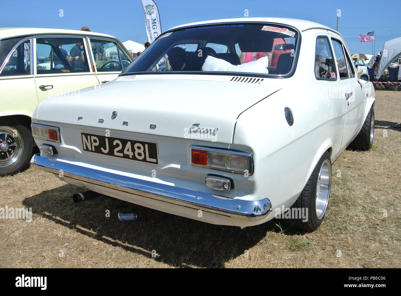 Ford Escort Mk1 parcheggiato sul display in English Riviera Classic Car Show, Paignton, Devon, Inghilterra, Regno Unito Foto Stock