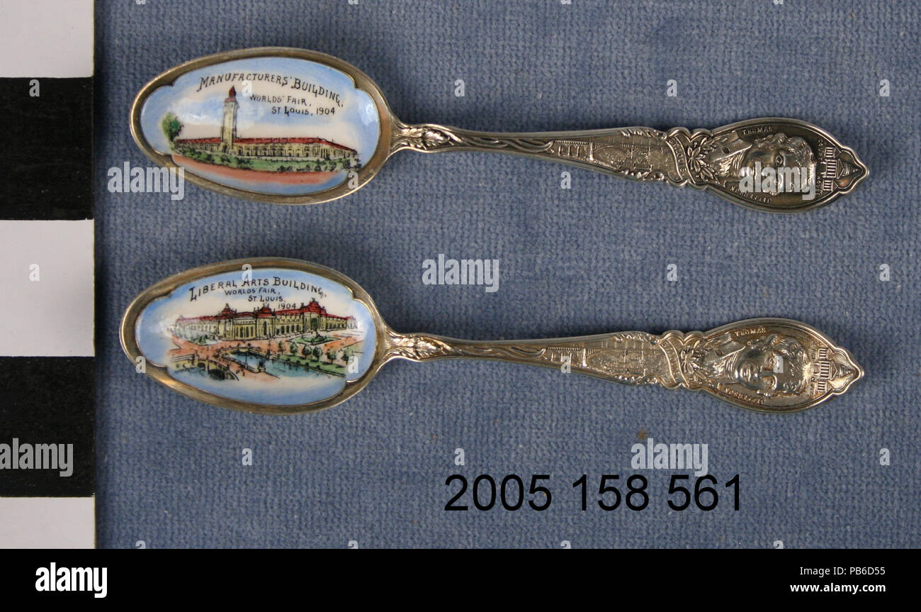 1158 coppia di argento cucchiai di Souvenir con Ciotole Smaltate Foto Stock