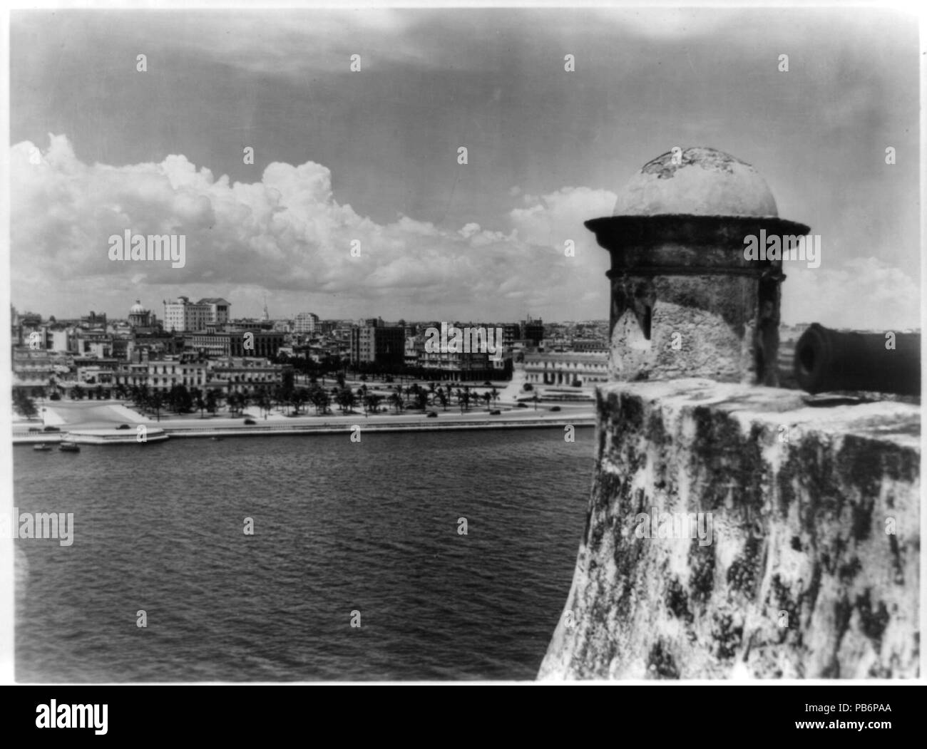 . Inglese: Titolo: Havana, Cuba, dalla Fortezza Cabana descrizione fisica: 1 stampa fotografica. Note: il titolo e le altre informazioni trascritto da didascalia scheda e voce.; lotto suddivisione oggetto: Cuba.; Frank e Francesca Carpenter Collection (Biblioteca del Congresso). tra il 1890 e il 1923 747 l'Avana, Cuba, dalla Fortezza Cabana LCCN2001704579 Foto Stock