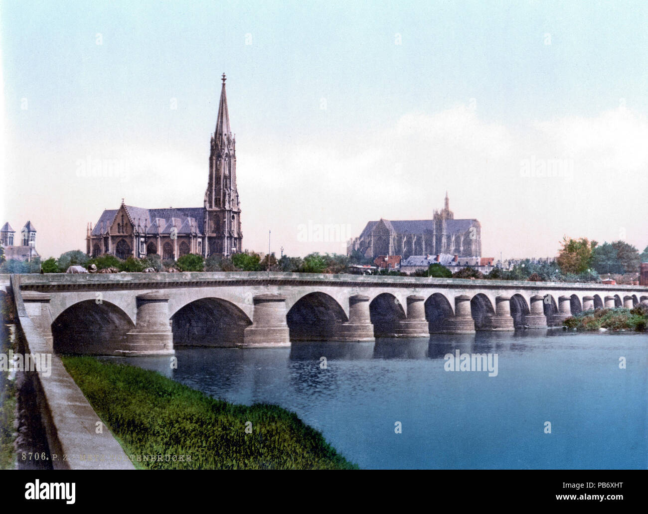 . Inglese: Photochrome stampa del Pont des morts (poi 'Todtenbrücke') a Metz, Francia, circa 1900. Tra il 1890 e 1905 1020 Metz Pont des morts 1900 Foto Stock