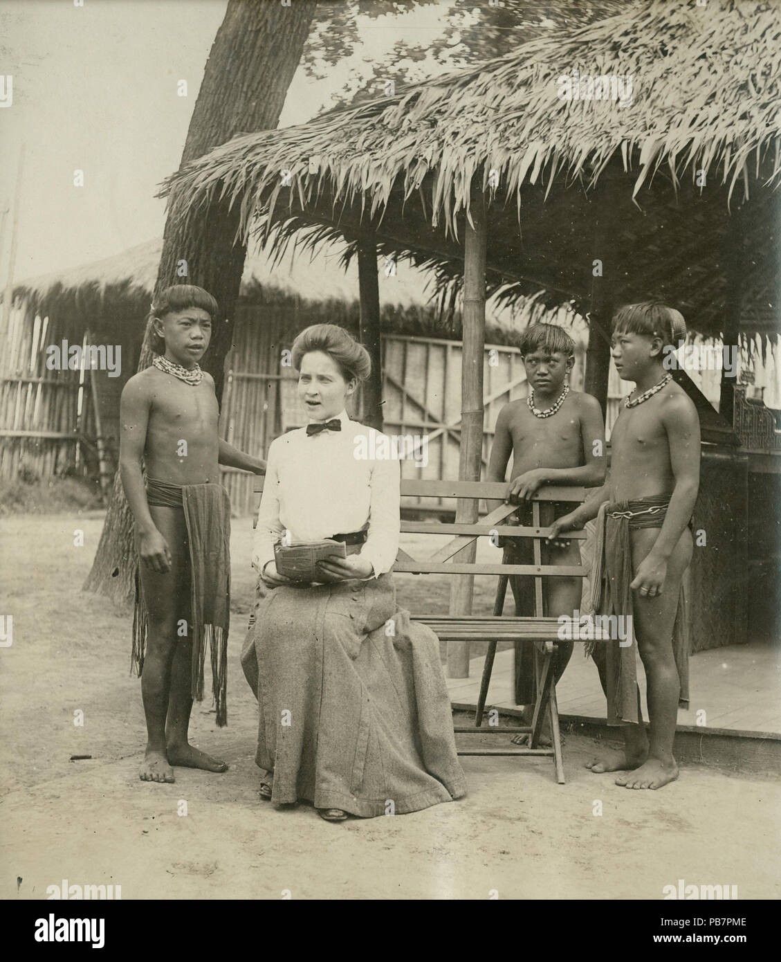 788 Igorrote lezioni di canto. (Prenotazione filippino nel Dipartimento di Antropologia presso il 1904 Fiera Mondiale) Foto Stock