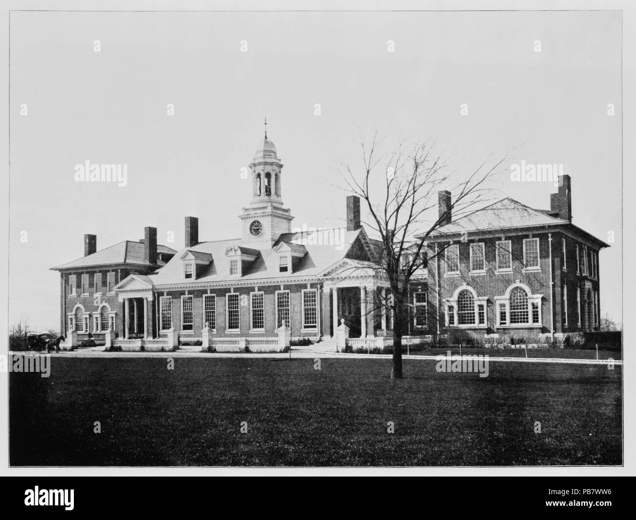 731 Scuola Groton, Groton, Middlesex County, MA (dall'Brickbuilder, Volume 12, n. 5, 1903, p. 113) - 080329pu-001 Foto Stock