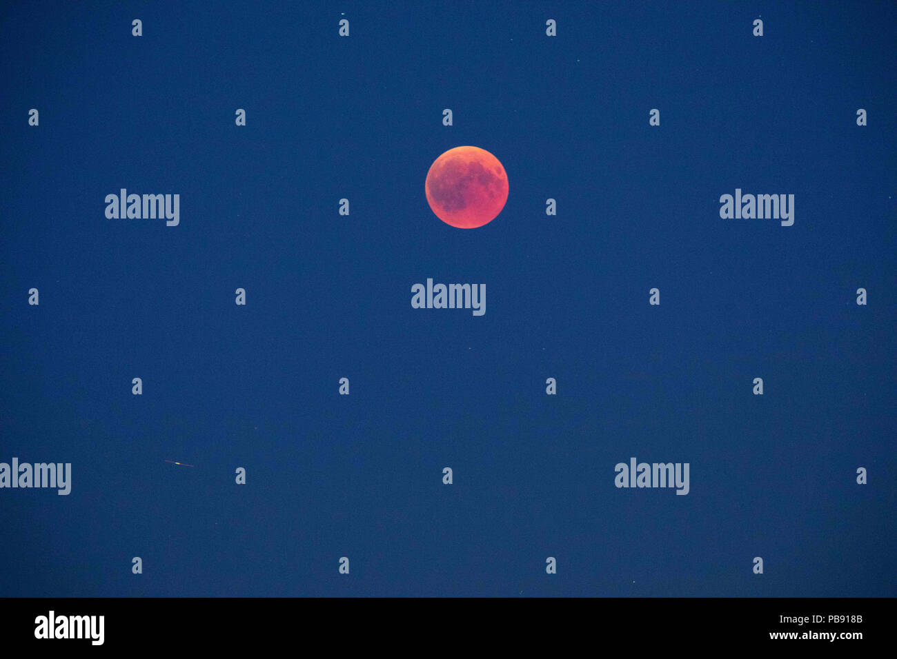 Berlin Berlin Germania 27 Luglio 2018 La Luna Brilla Di