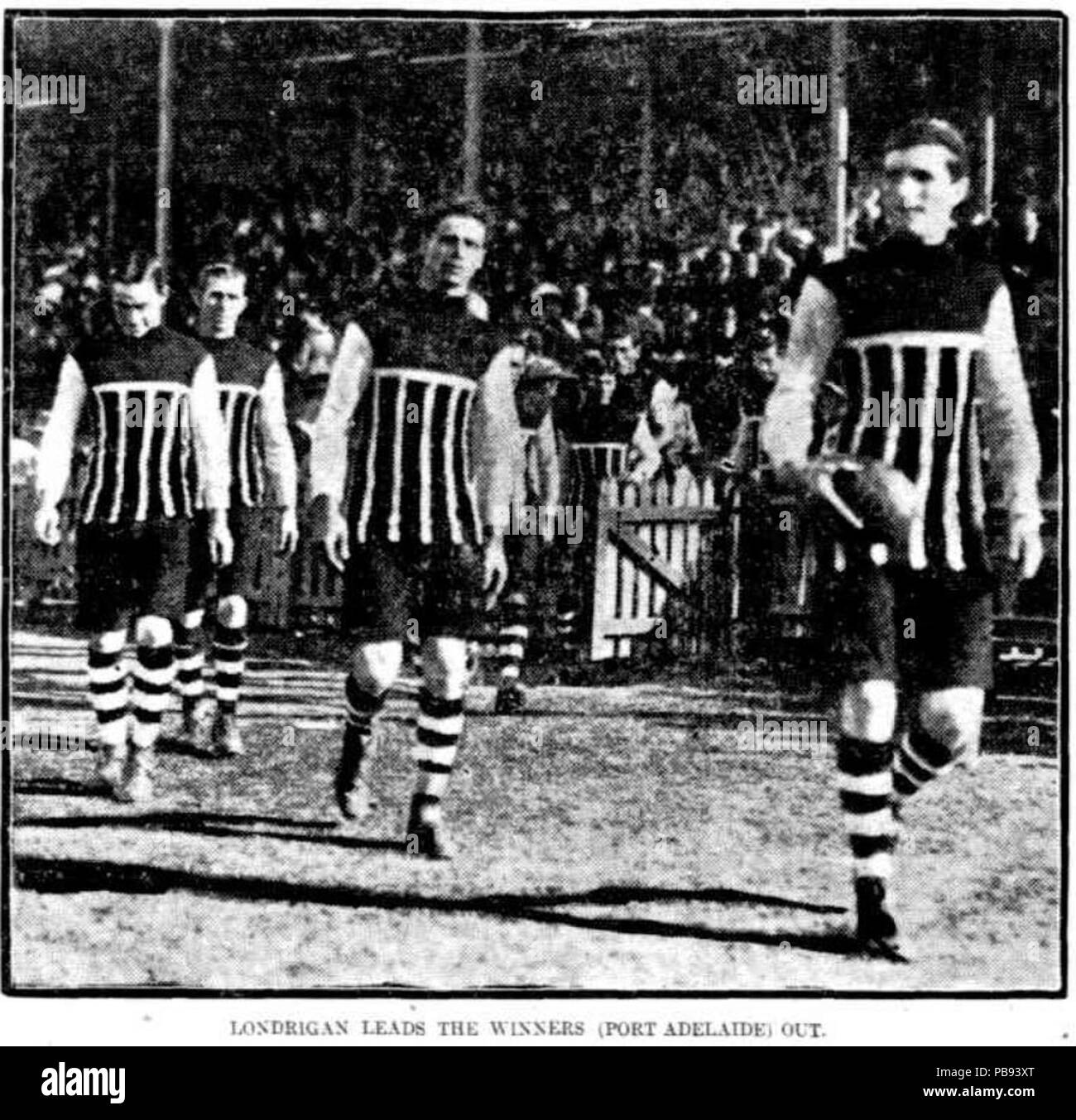 838 Giovanni leader Londrigan Port Adelaide su Adelaide Oval il 2 maggio 1914 Foto Stock
