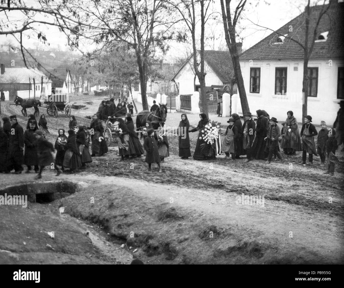 1579 Street view, la pittura di genere, funerali, villaggio, carro, fiore, corona Fortepan 59083 Foto Stock