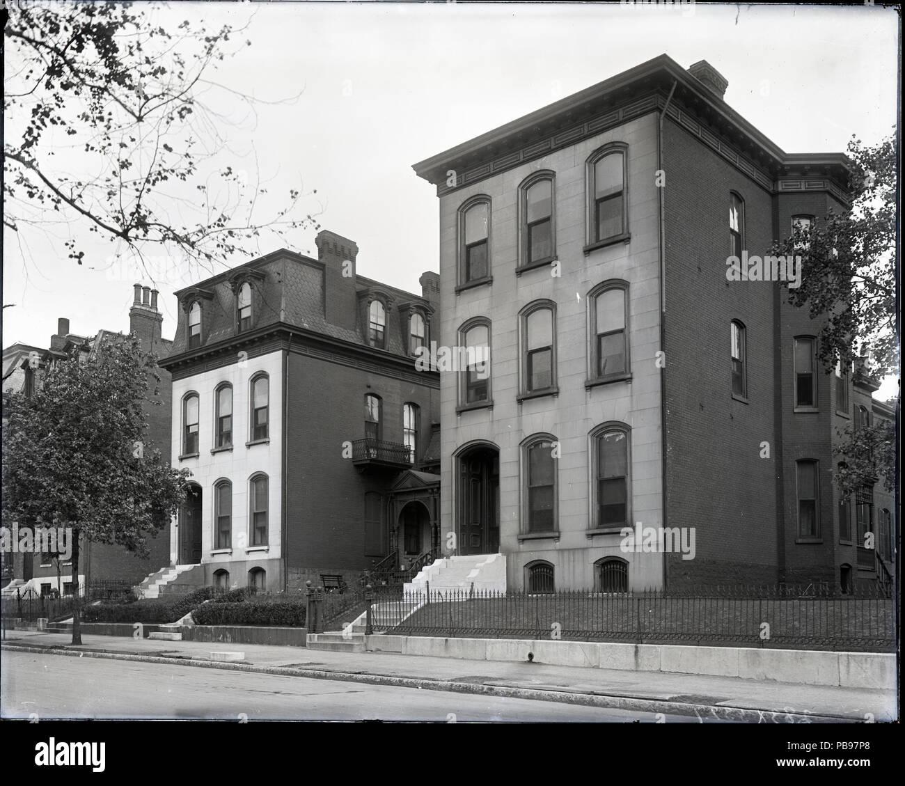 773 case su una strada non identificato Foto Stock