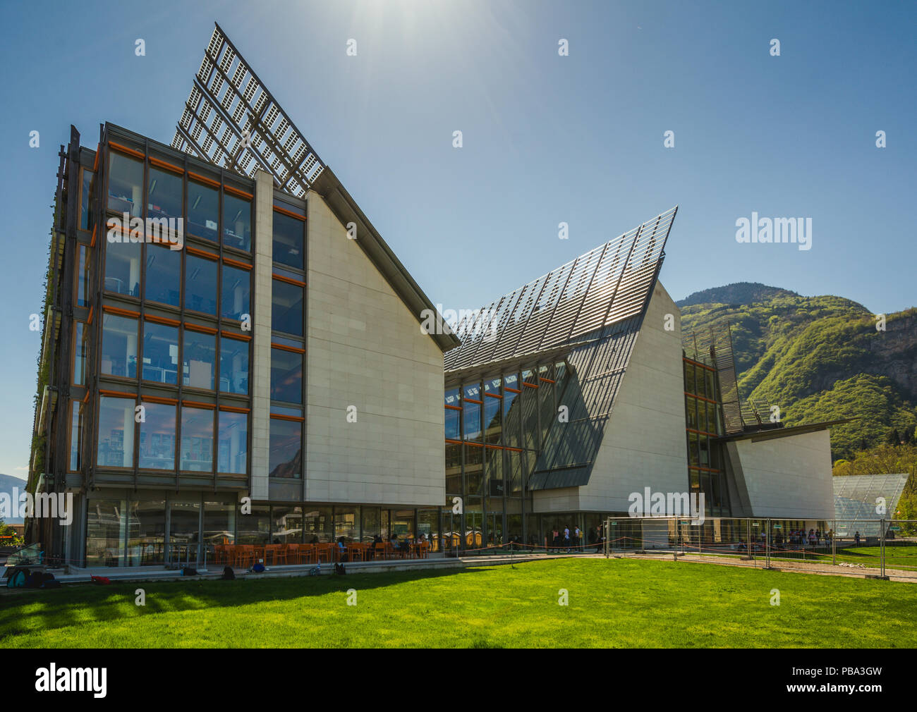 Trento, Italia, 19 aprile 2018 - Il museo MuSe a Trento - Museo di Storia Naturale, progettato dall'architetto Renzo Piano Foto Stock