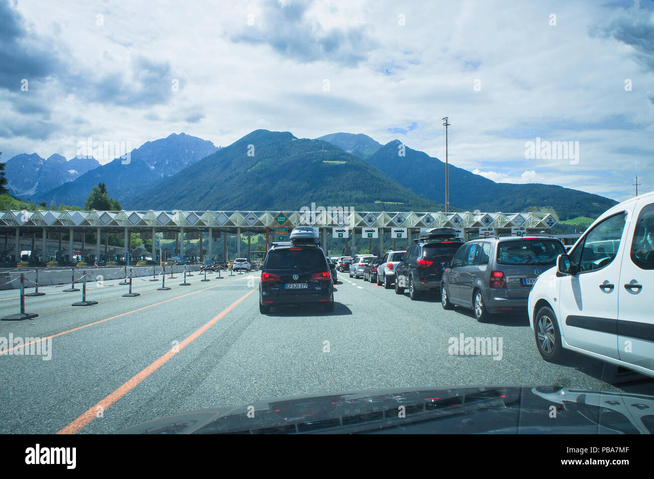 Autostrada A13, l'autostrada e Autostrada del Brennero Mautstelle Schonberg im Stubaital, Cestarina, paga il pedaggio, Autobahngebuhr, pagamento pedaggio, raffigurato su Giugno 23 Foto Stock