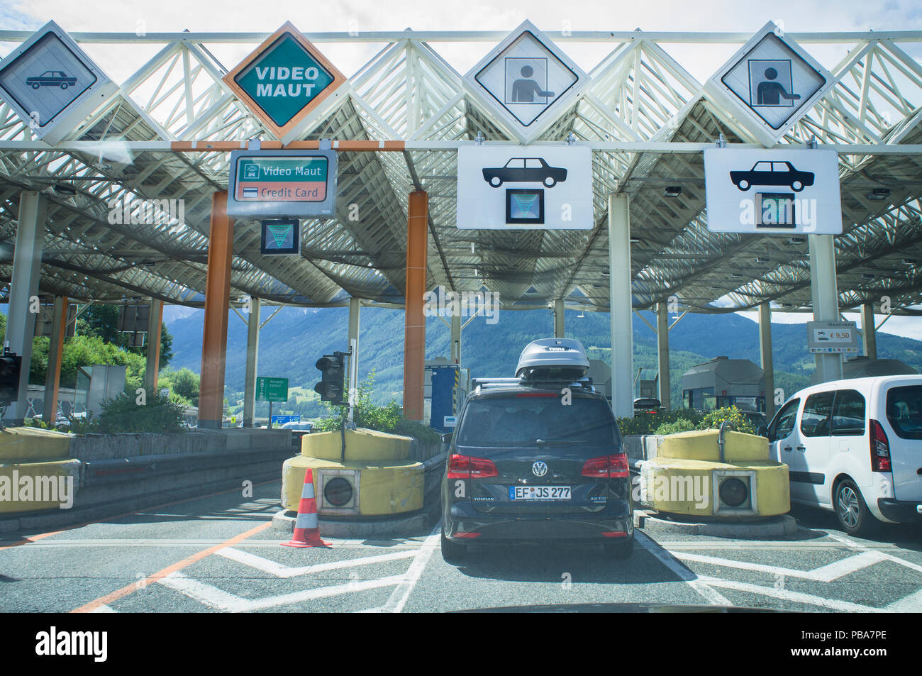 Autostrada A13, l'autostrada e Autostrada del Brennero Mautstelle Schonberg im Stubaital, Cestarina, paga il pedaggio, Autobahngebuhr, pagamento pedaggio, raffigurato su Giugno 23 Foto Stock