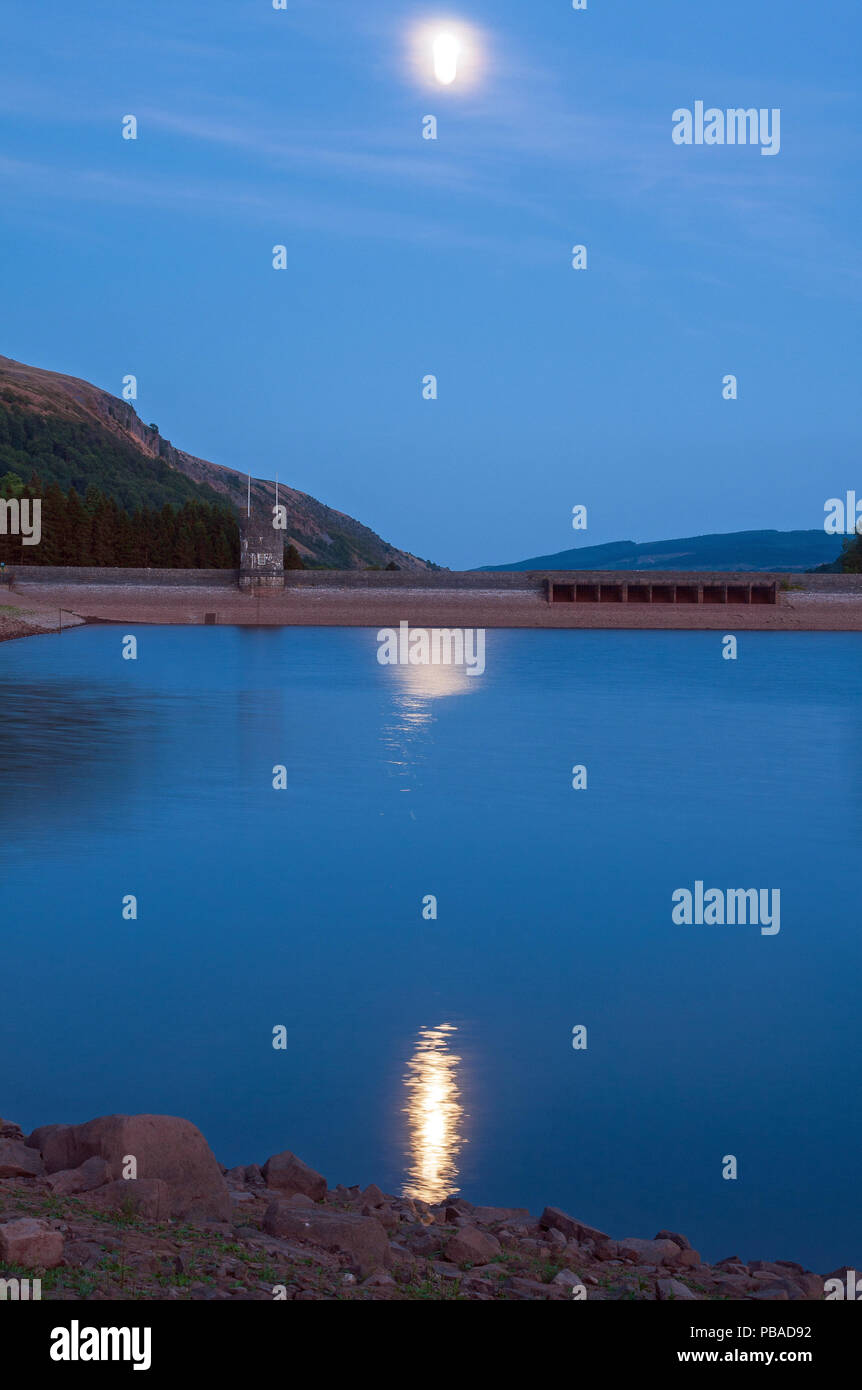 Moonlight Llwyn Onn, Serbatoio, Brecon Beacons, Powys, Wales, Regno Unito Foto Stock