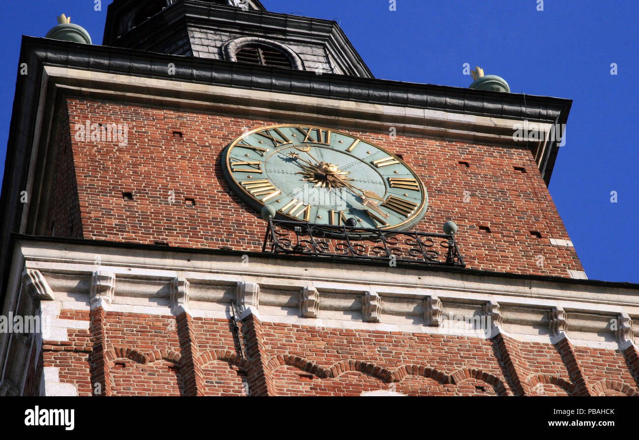 Orologio della vecchia torre storica Foto Stock