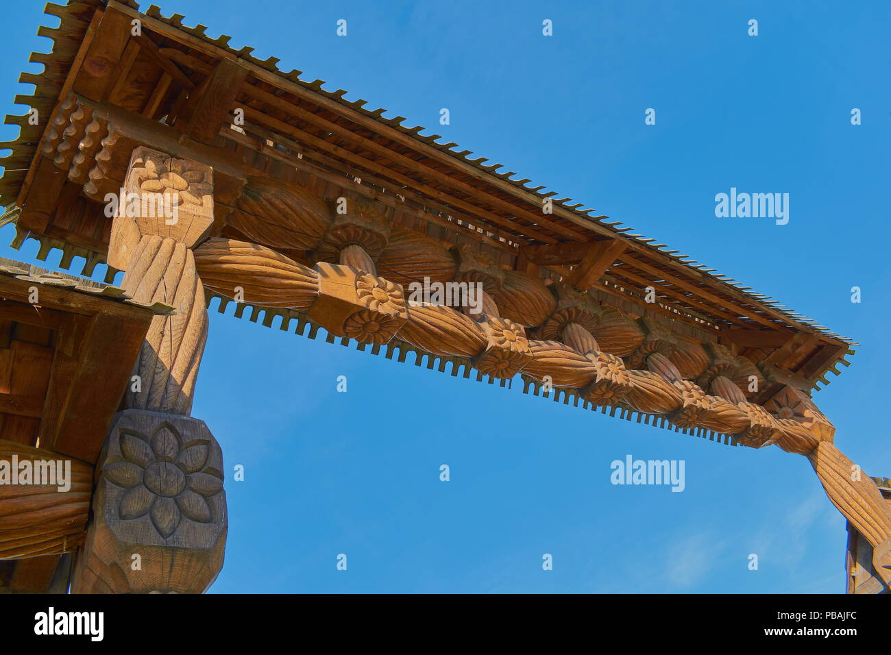 Rumeno tradizionale porta di legno Foto Stock