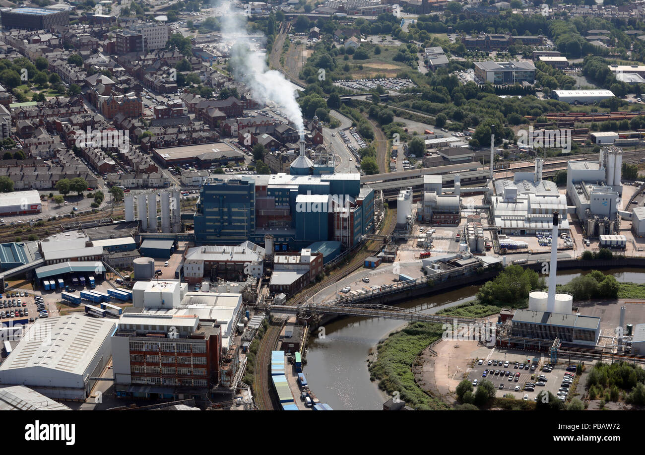 Vista aerea di una fabbrica, eventualmente Unilever, in Warrington, Cheshire Foto Stock