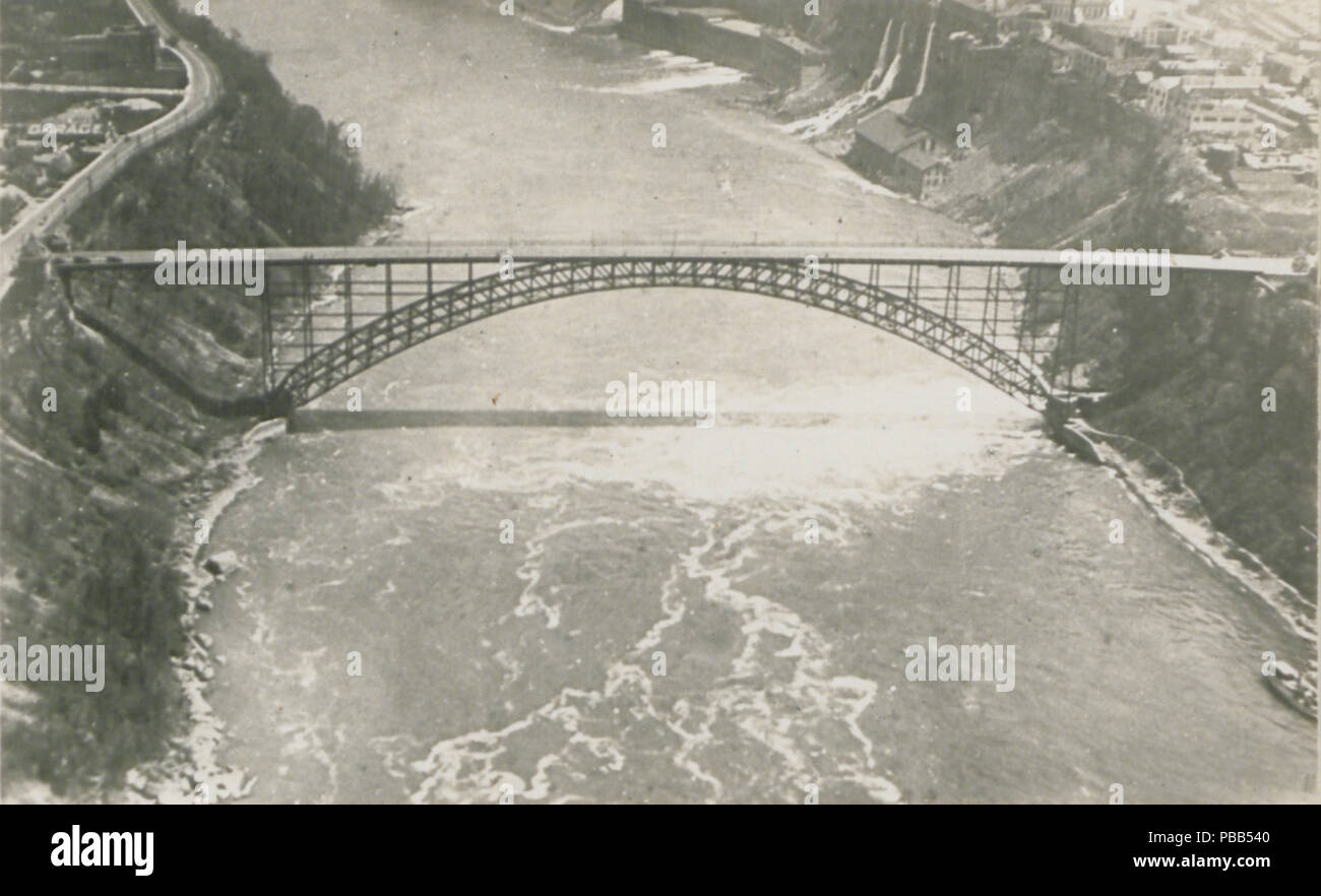 1099 Niagara Falls dall'aria (HS85-10-37508) Foto Stock