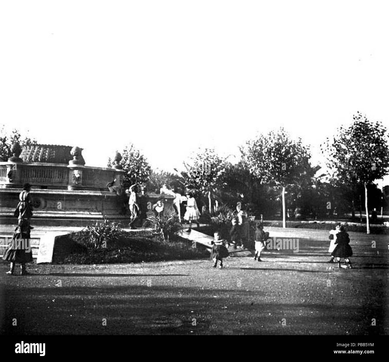 1103 Ninos plaza lopez rosario 1902 Foto Stock