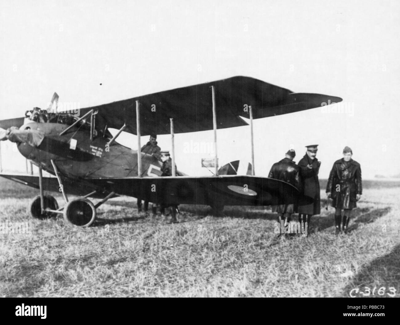 1142 Aerodromo di Orly - prova di volo di catturato biplano tedesco Foto Stock