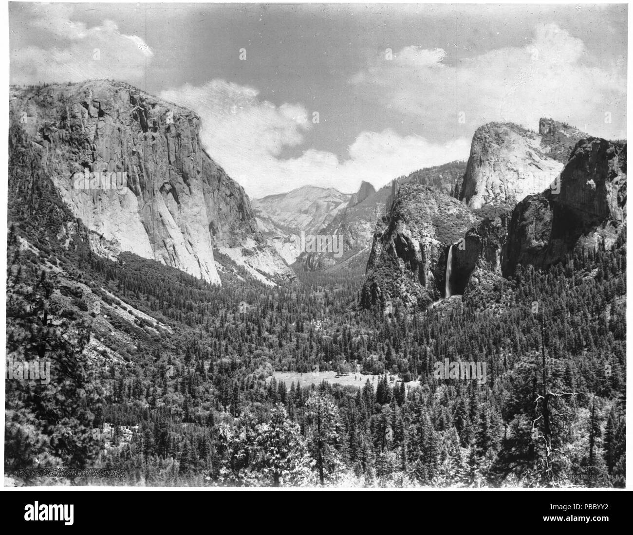 1167 Vista panoramica della valle di Yosemite dall artista del punto, il Parco Nazionale Yosemite in California, 1850-1930 (CHS-2366) Foto Stock