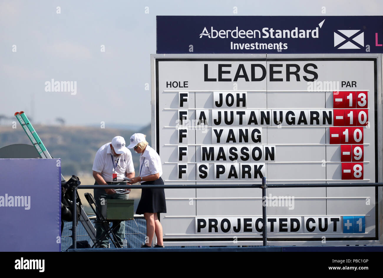 Classifica sul 18° verde durante il secondo giorno dell'Aberdeen Standard Investments Ladies Scottish Open 2018 al Gullane Golf Club. STAMPA ASSOCIAZIONE Foto, Foto data: Venerdì 27 luglio 2018. Il credito fotografico dovrebbe essere: Jane Barlow/PA Wire. Foto Stock