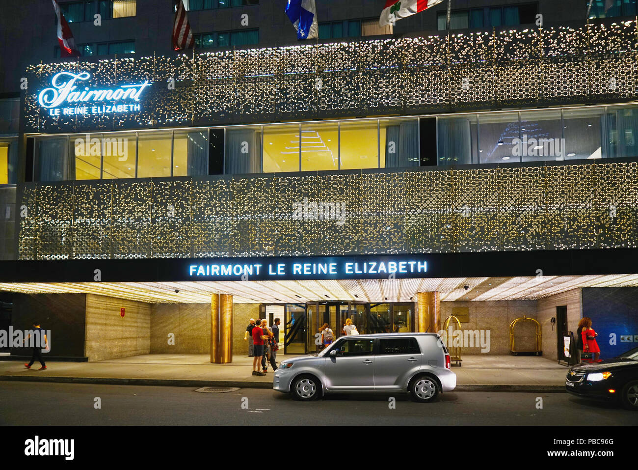 Montreal, Canada, 26 luglio 2018.notturne shot per ingresso al Fairmount Queen Elizabeth hotel.Credit Mario Beauregard/Alamy Live News Foto Stock