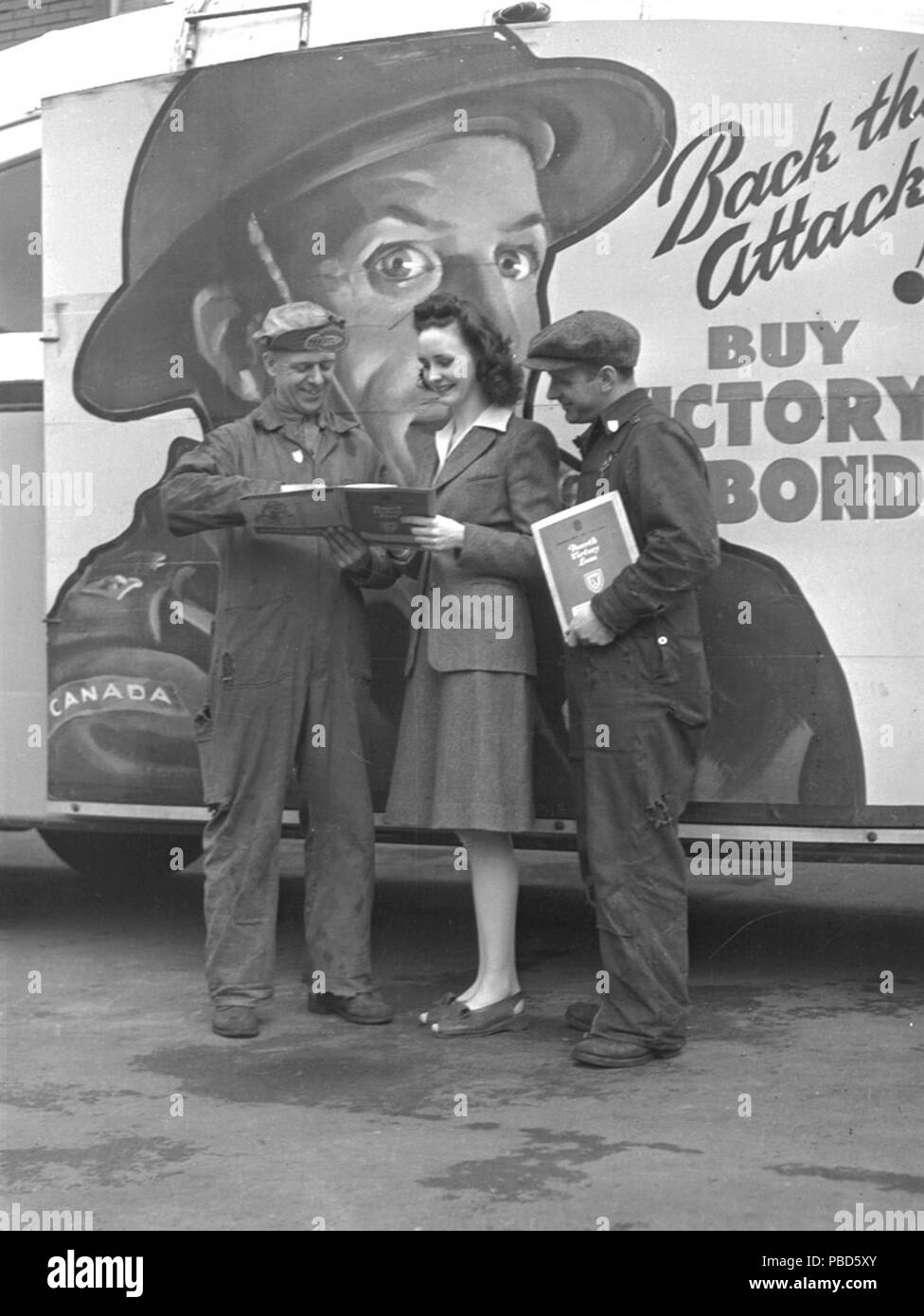 1305 la vendita di obbligazioni vittoria 1945 Foto Stock