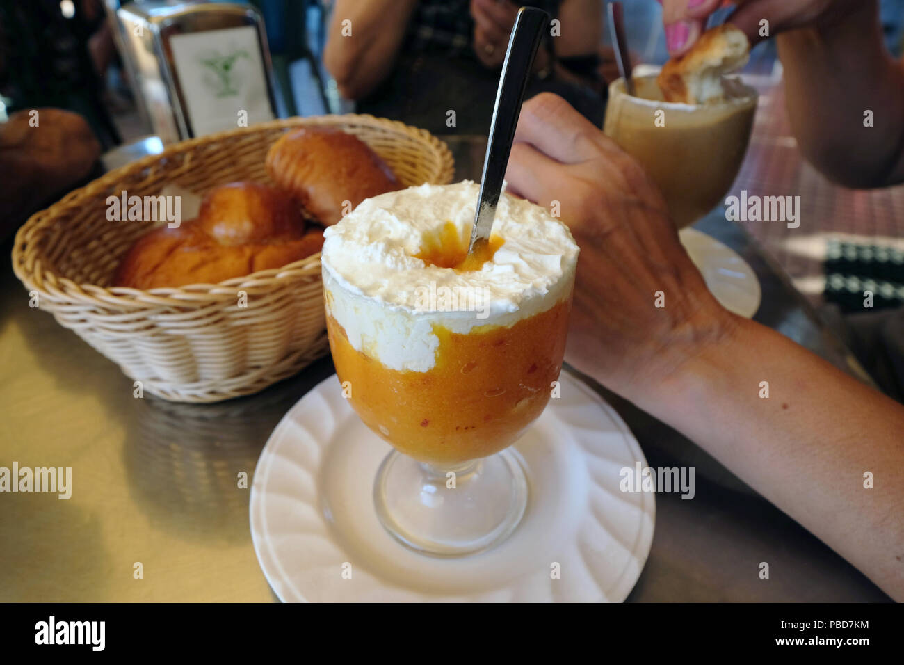 Granita siciliana, granita siciliana, Sicilia, Italia Foto Stock