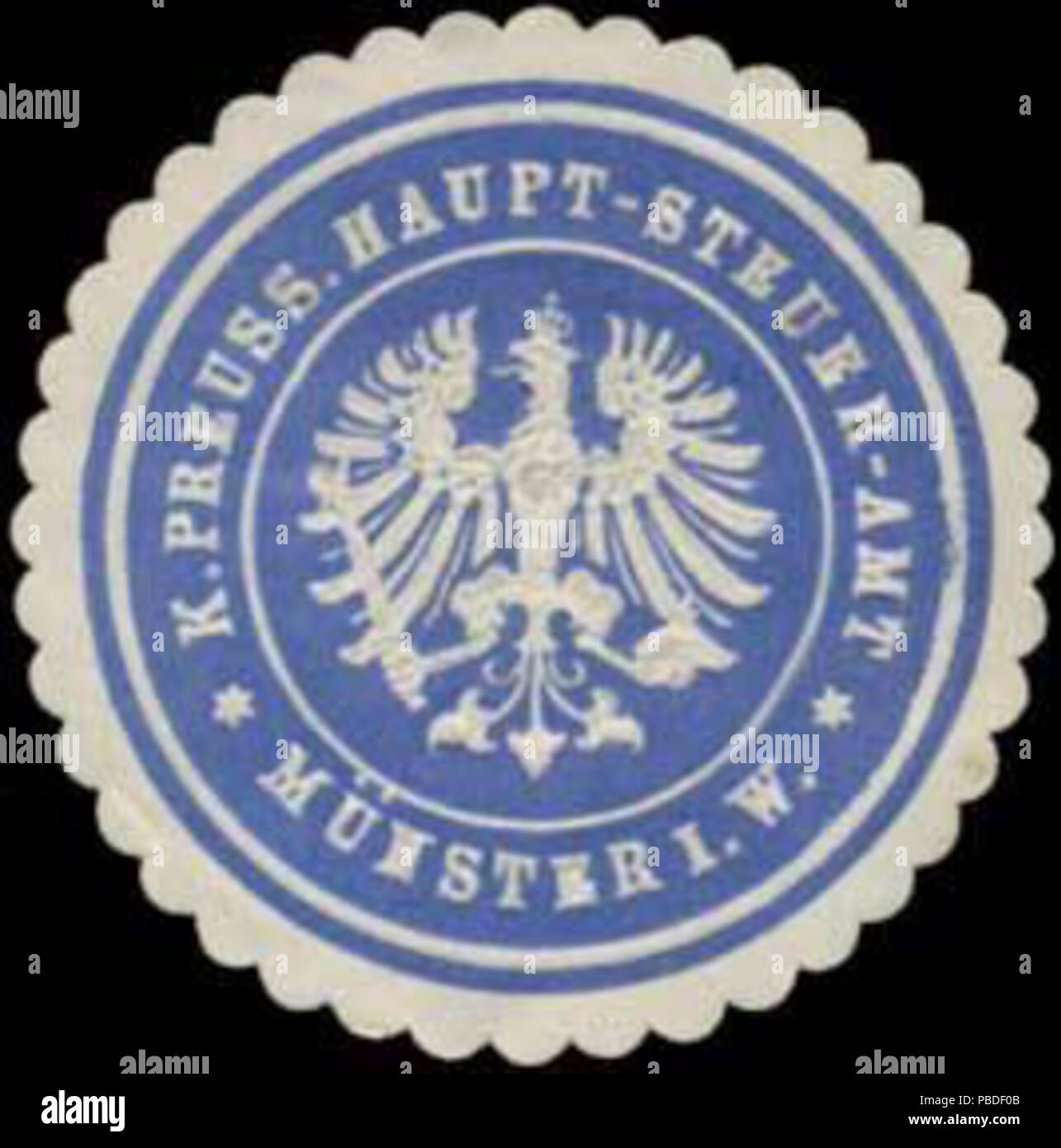Alte Briefverschlussmarke aus Papier, welche seit ca. 1850 von Behoerden, Anwaelten, Notaren und Firmen zum verschliessen der Post verwendet wurde. 1425 Siegelmarke K.Pr. Haupt-Steuer-Amt Münster i.W. W0360504 Foto Stock