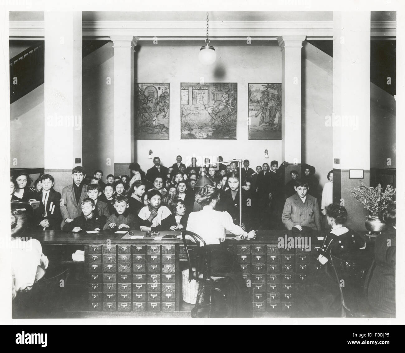 1310 Seward park i bambini in libreria (NYPL b11524053-1253139) Foto Stock