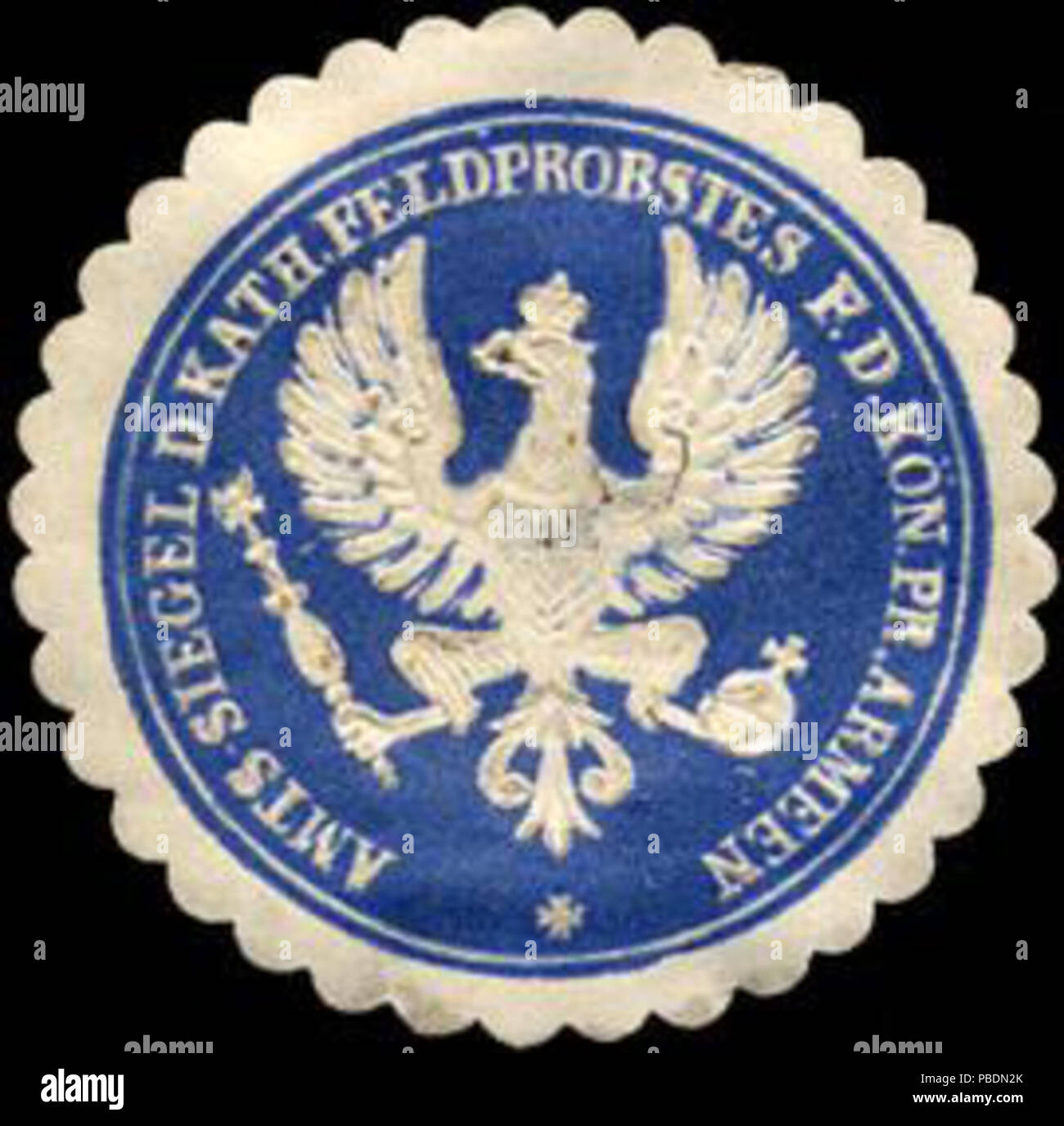 Alte Briefverschlussmarke aus Papier, welche seit ca. 1850 von Behoerden, Anwaelten, Notaren und Firmen zum verschliessen der Post verwendet wurde. 1323 Siegelmarke Amts - Siegel des Katholischen Feldprobstes für die Königlich Preussischen Armeen W0214033 Foto Stock