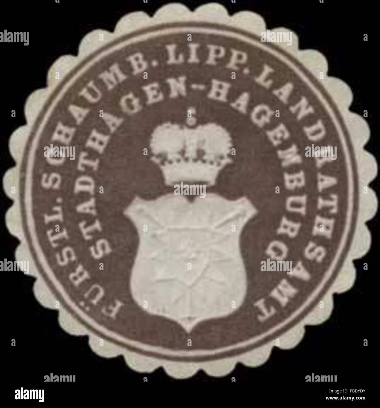Alte Briefverschlussmarke aus Papier, welche seit ca. 1850 von Behoerden, Anwaelten, Notaren und Firmen zum verschliessen der Post verwendet wurde. 1356 Siegelmarke Fürstl. Schaumb. Lipp. Landrathsamt Stadthagen-Hagenburg W0338856 Foto Stock