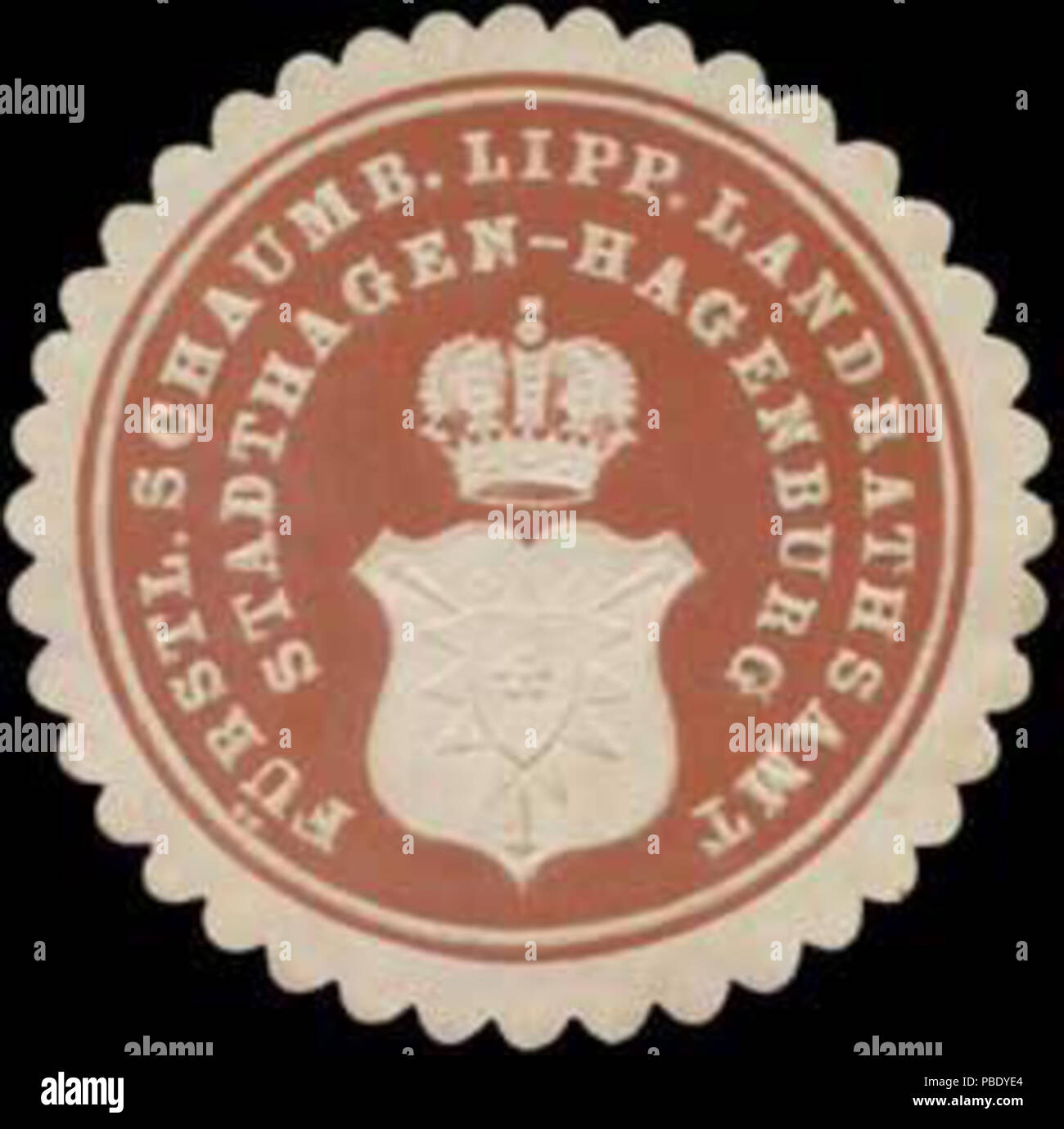 Alte Briefverschlussmarke aus Papier, welche seit ca. 1850 von Behoerden, Anwaelten, Notaren und Firmen zum verschliessen der Post verwendet wurde. 1356 Siegelmarke Fürstl. Schaumb. Lipp. Landrathsamt Stadthagen-Hagenburg W0350349 Foto Stock